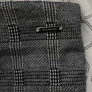 Women’s Tahiti pull-on slim leg pants. Size L. Like new!!